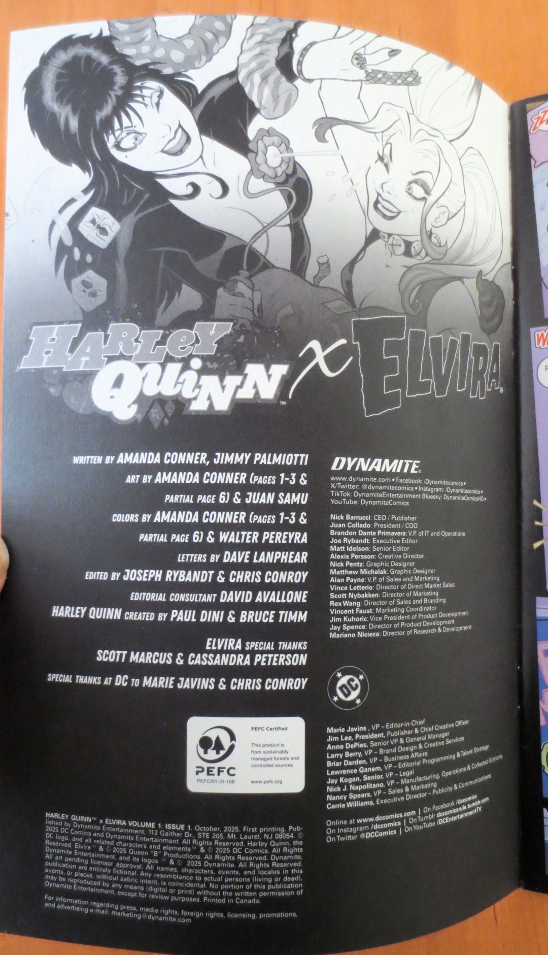 Cómic Elvira and Harley Quinn